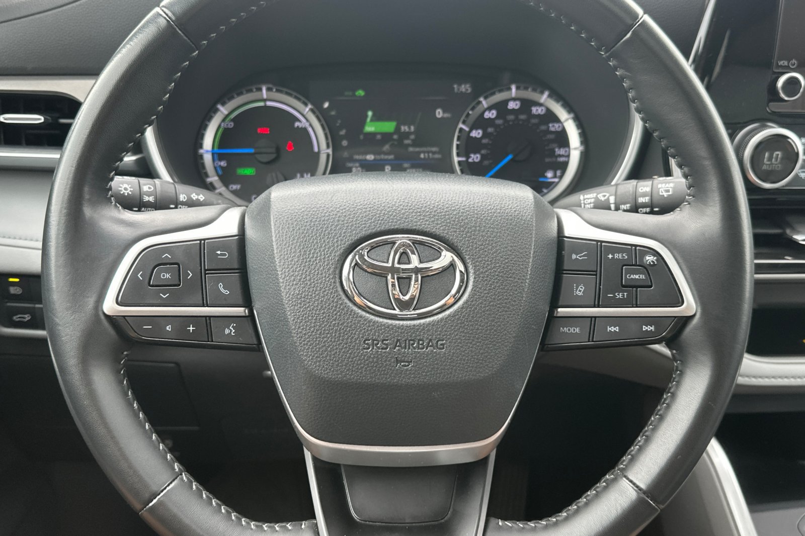 Used 2025 Toyota Highlander XLE AWD/4WD image 37