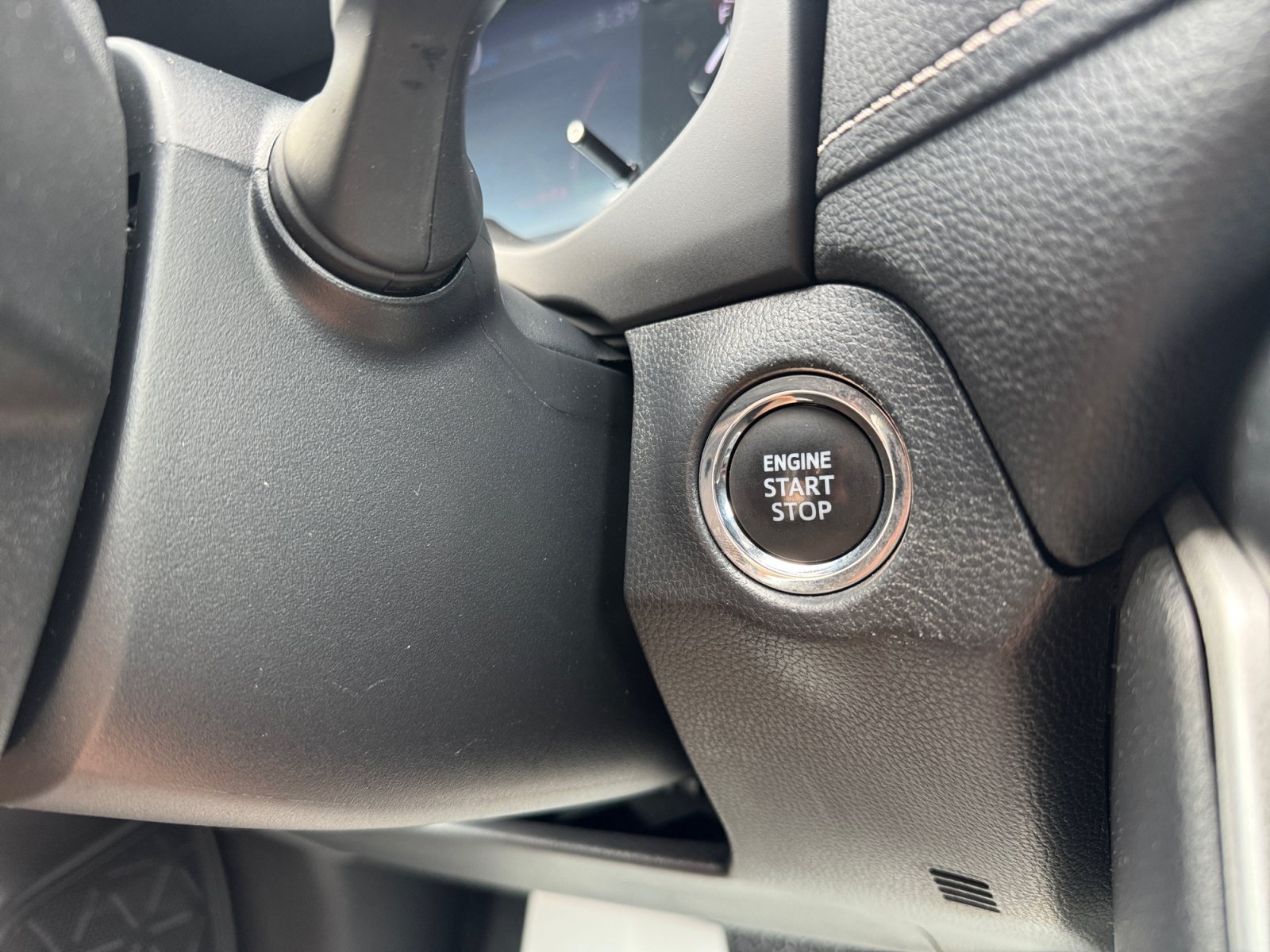 Used 2024 Toyota RAV4 XLE FWD image 6