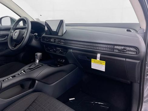 Certified 2026 Honda HR-V LX image 27