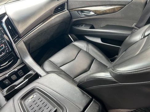 Used 2017 Cadillac Escalade Platinum AWD/4WD image 15