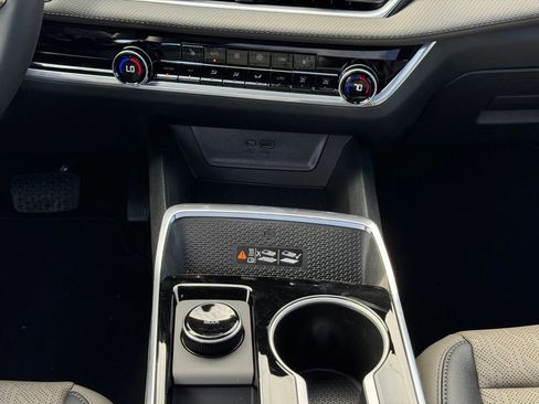 New 2026 Chevrolet Equinox LT w/ Convenience Package II image 21