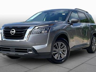 Certified 2025 Nissan Pathfinder SV