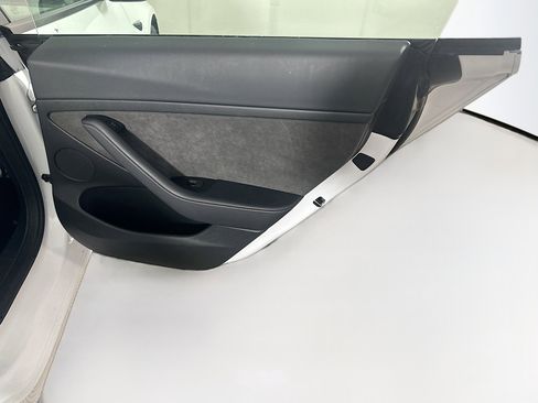 Used 2023 Tesla Model 3 Standard Range image 28