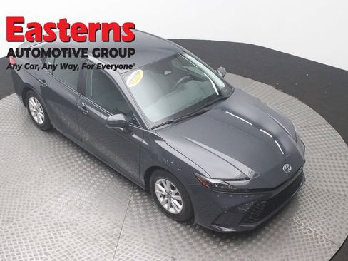Used 2025 Toyota Camry LE FWD image 3