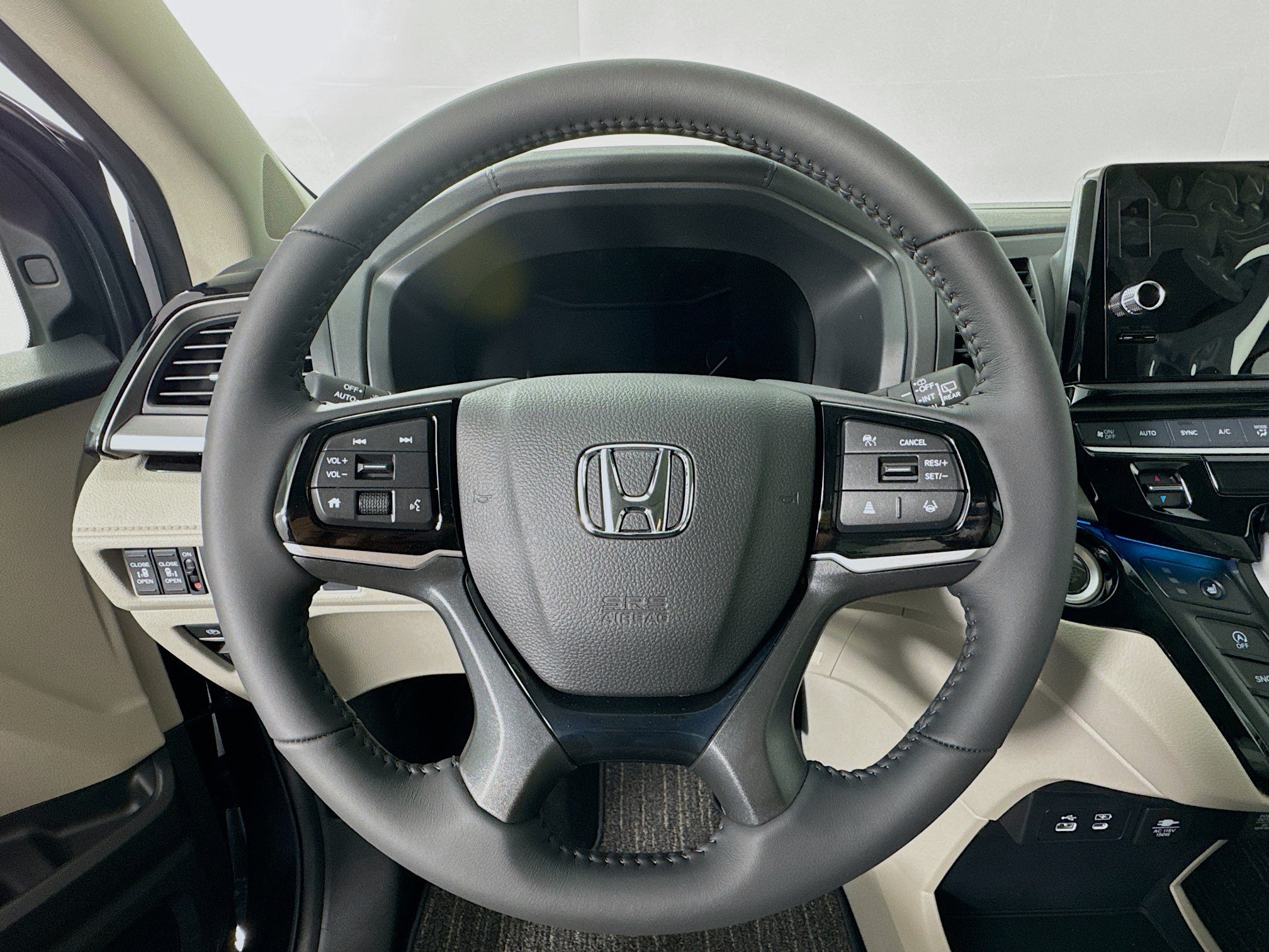 New 2026 Honda Odyssey Touring image 11