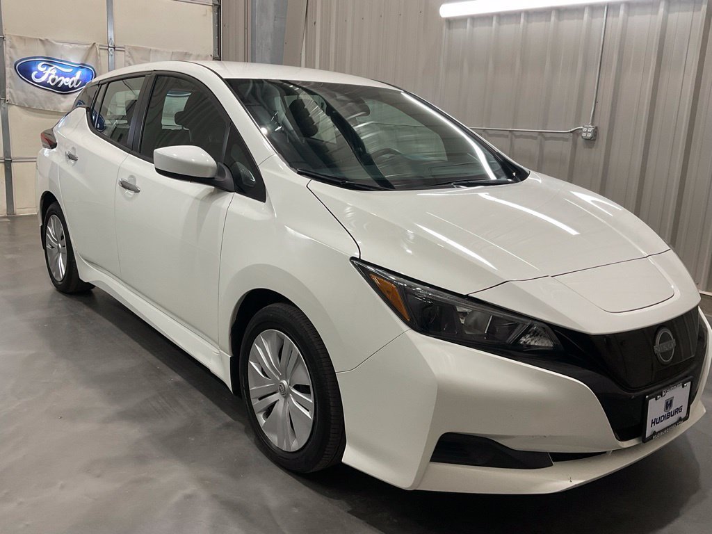 Used 2025 Nissan Leaf S FWD image 2