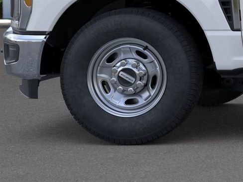 New 2026 Ford F250 XL w/ XL Chrome Package image 19