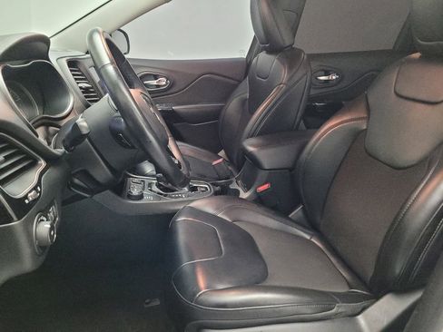 Used 2019 Jeep Cherokee Latitude Plus image 17