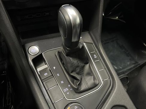 Used 2020 Volkswagen Tiguan SE w/ Panoramic Sunroof Package AWD/4WD image 19