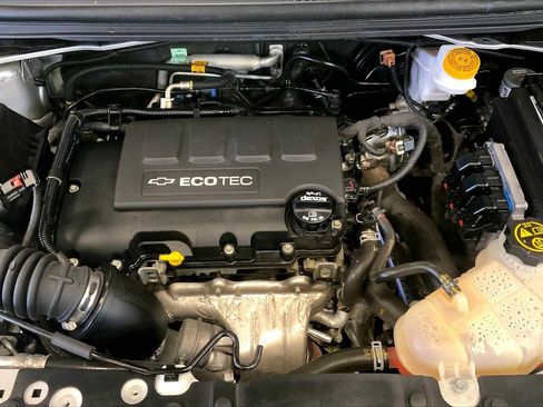 Used 2020 Chevrolet Sonic LT w/ Convenience Package image 28