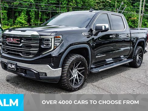 Used 2022 GMC Sierra 1500 SLT w/ SLT Premium Package RWD image 3
