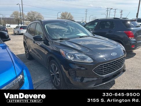 Used 2022 Ford Escape SE w/ SE Sport Appearance Package image 1