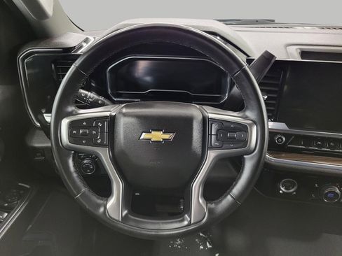 Used 2024 Chevrolet Silverado 1500 LT image 5
