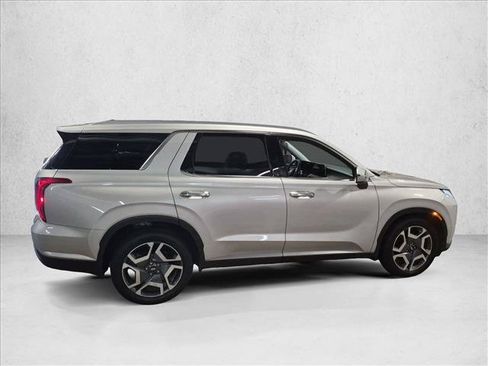 Used 2025 Hyundai Palisade SEL FWD image 3
