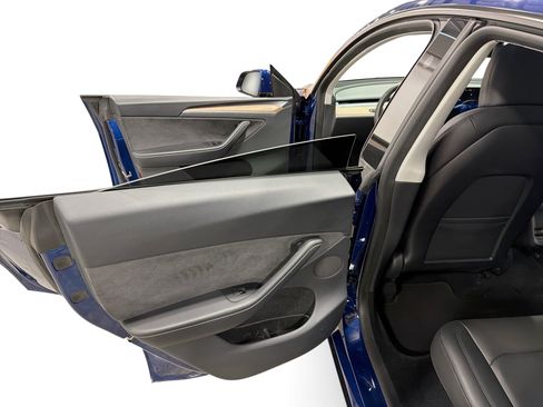 Used 2023 Tesla Model Y AWD image 10