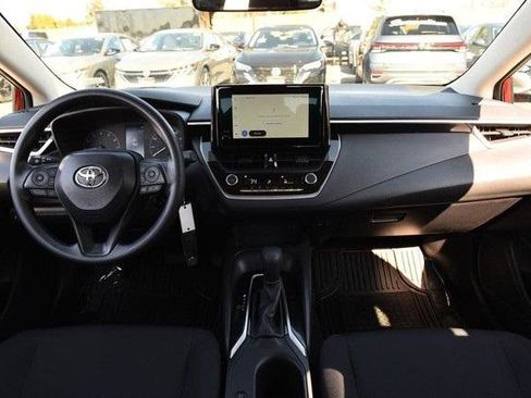 Used 2025 Toyota Corolla LE image 8