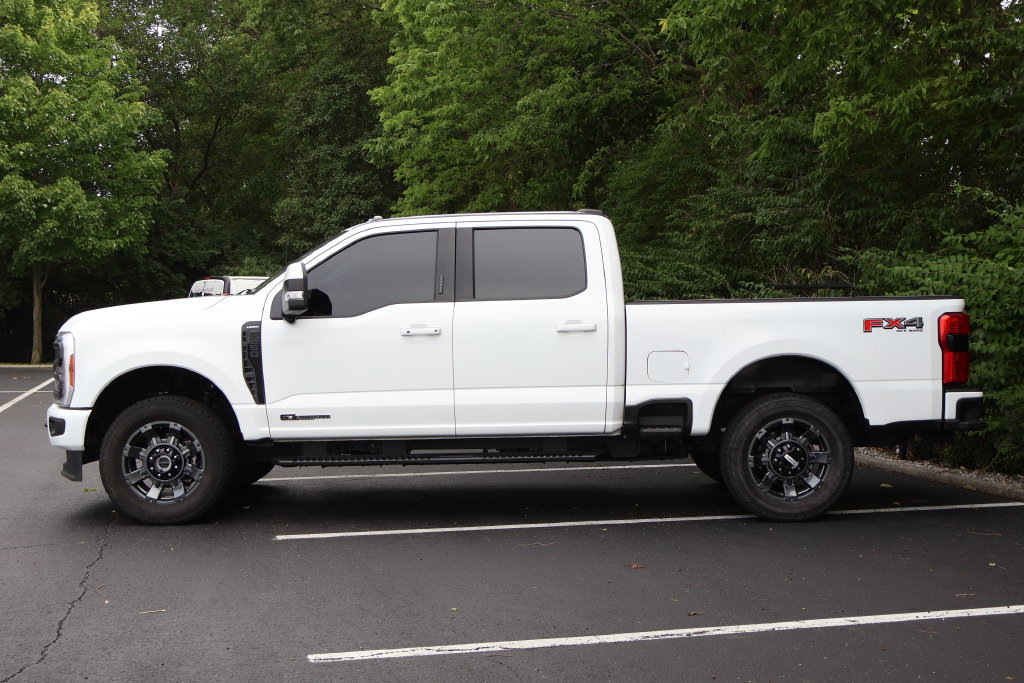 Used 2023 Ford F250 Lariat w/ Sport Appearance Package AWD/4WD image 4