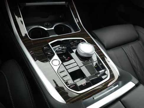 Used 2025 BMW X7 M60i image 14