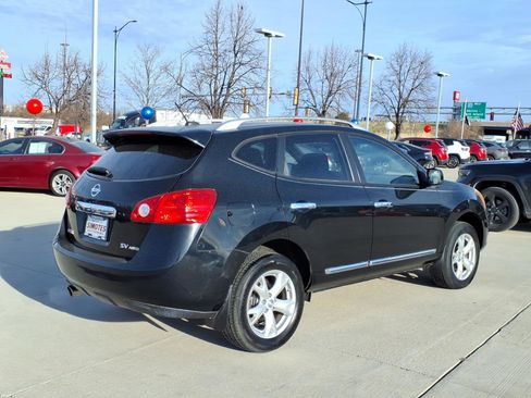Used 2011 Nissan Rogue SV image 3