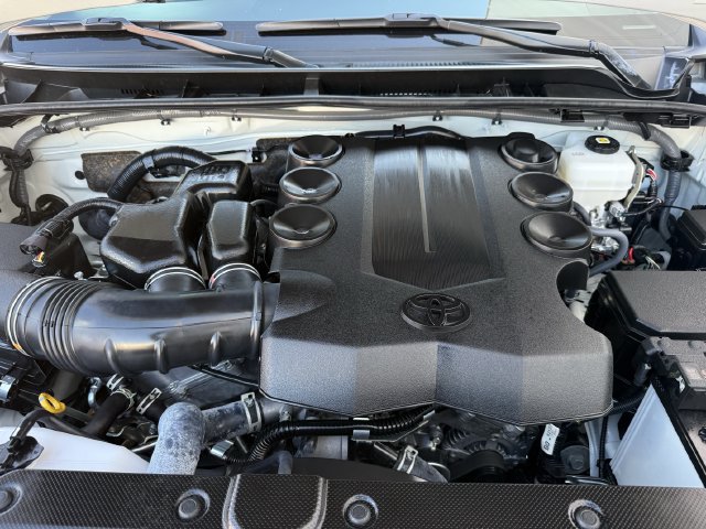 Used 2023 Toyota 4Runner SR5 AWD/4WD image 32