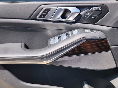 Used 2025 BMW X7 xDrive40i image 15