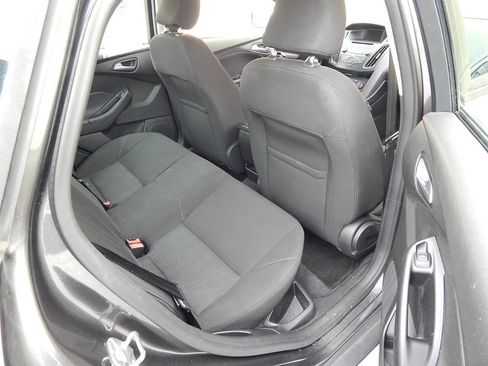 Used 2015 Ford Focus SE image 16