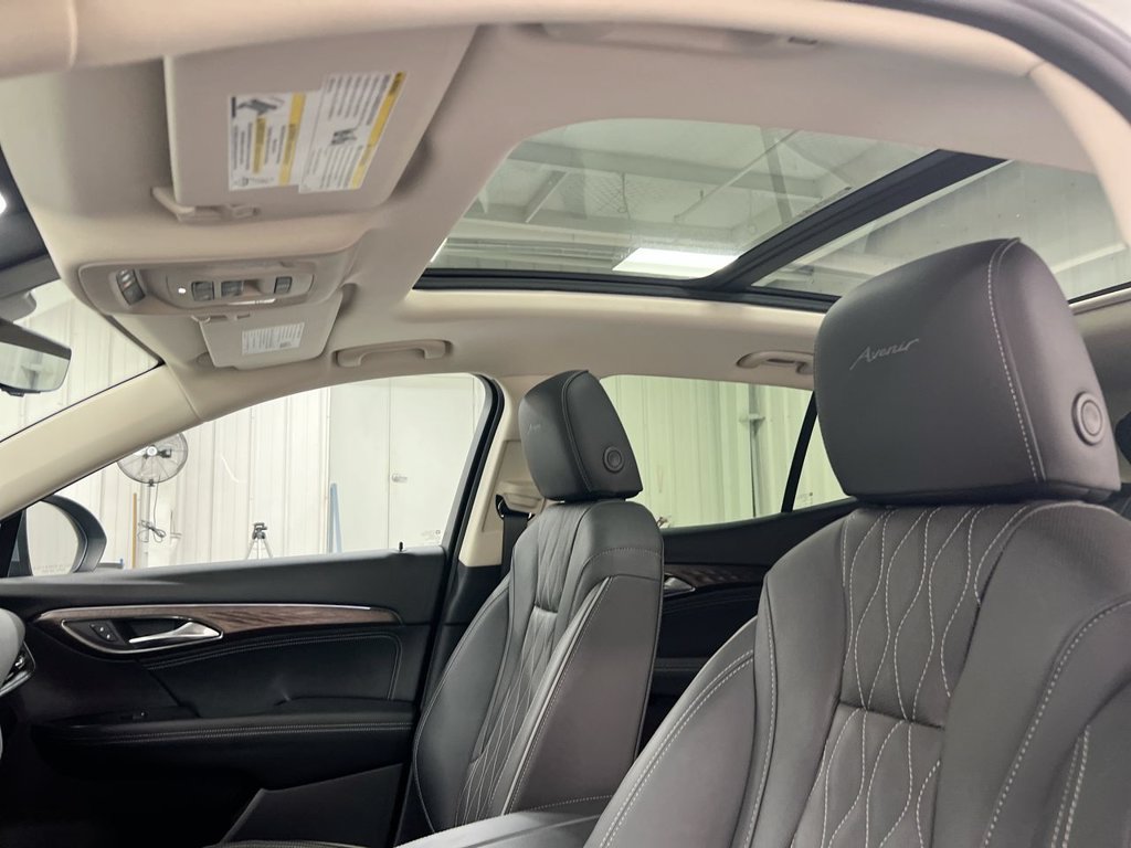Used 2023 Buick Envision Avenir FWD image 20