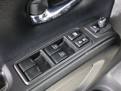 Used 2022 Nissan Titan PRO-4X w/ Pro-4x Convenience Package image 24