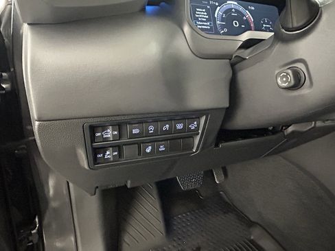 Used 2024 Toyota Tundra Platinum image 29