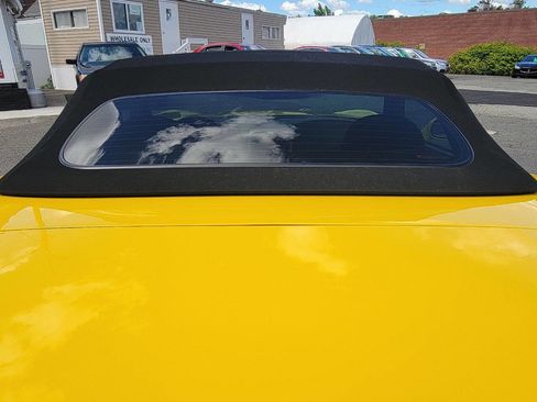 Used 2005 Chevrolet Corvette Convertible w/ Preferred Equipment Group image 16