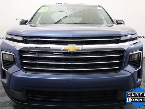 Used 2025 Chevrolet Traverse LT image 13
