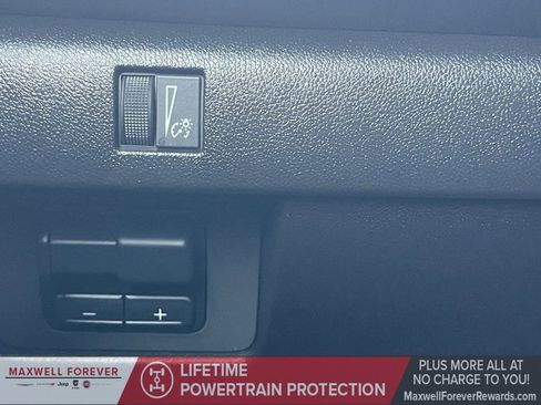 Used 2025 Chevrolet Colorado Trail Boss image 12