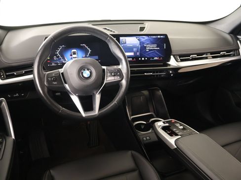 Used 2025 BMW X1 xDrive28i AWD/4WD image 2