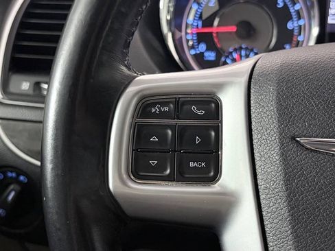 Used 2012 Chrysler Town & Country Touring w/ Entertainment Group #1 FWD image 16