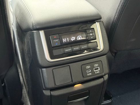 Used 2025 Subaru Ascent Premium AWD/4WD image 23