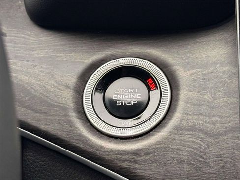 Used 2024 Jeep Grand Cherokee L Limited w/ Luxury Tech Group II image 20