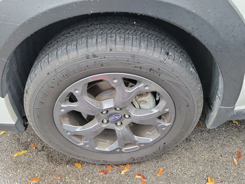 Used 2021 Subaru Crosstrek 2.5i Sport w/ Moonroof Package image 4