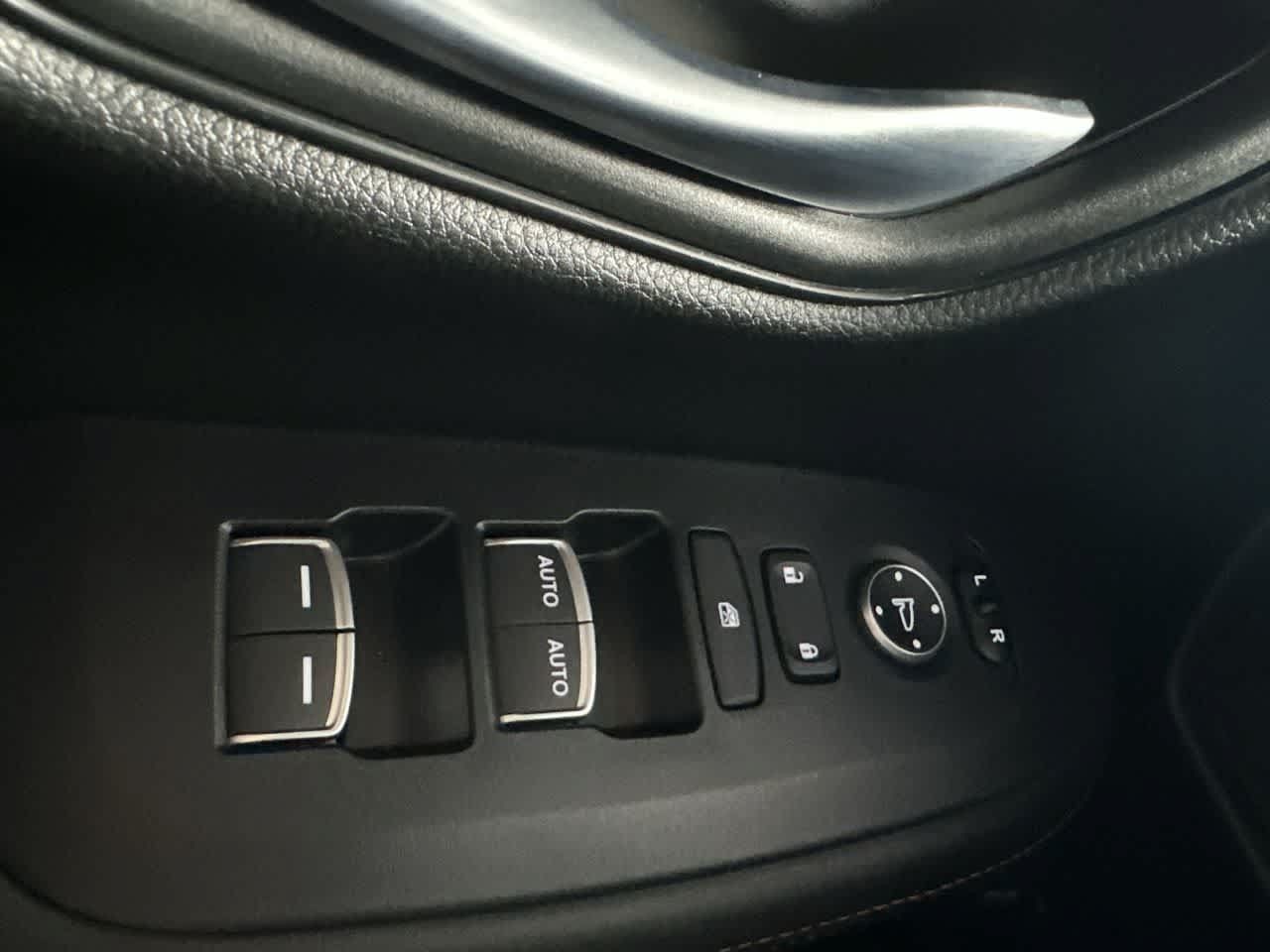 Used 2024 Honda HR-V Sport image 17