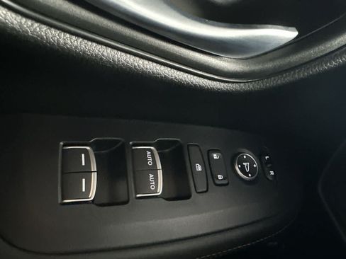 Used 2024 Honda HR-V Sport image 17