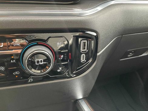 Used 2024 Chevrolet Silverado 1500 High Country w/ High Country Premium Package image 34