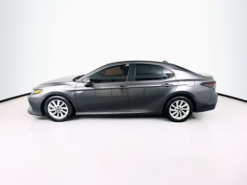 Used 2022 Toyota Camry LE image 4