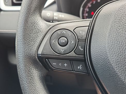 Used 2025 Toyota RAV4 XLE AWD/4WD image 21