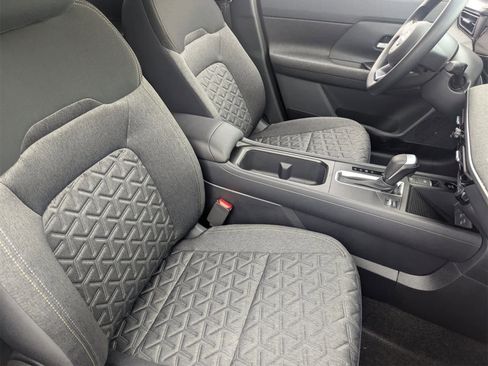 New 2026 Nissan Kicks SV image 11