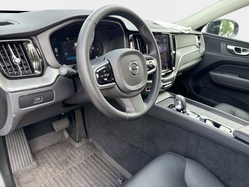 Certified 2025 Volvo XC60 B5 Plus image 21