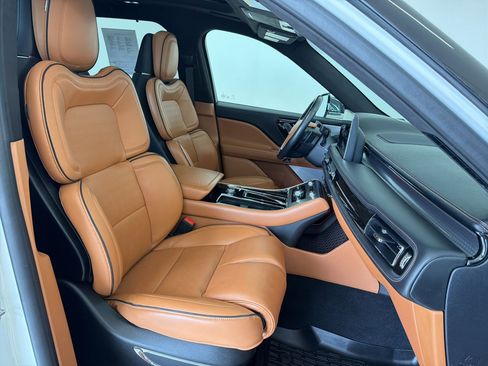 Used 2020 Lincoln Aviator Black Label w/ Dynamic Handling Package AWD/4WD image 31