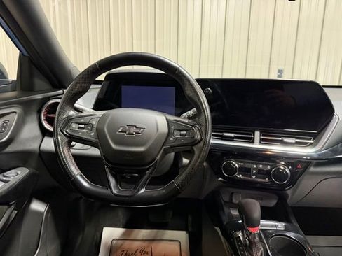 Used 2024 Chevrolet Trax RS w/ Sunroof Package image 29