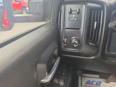 Used 2019 Chevrolet Silverado 2500 W/T w/ WT Convenience Package AWD/4WD image 18