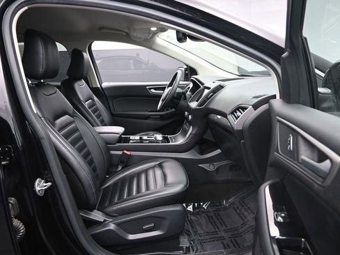 Used 2020 Ford Edge SEL w/ Convenience Package image 28