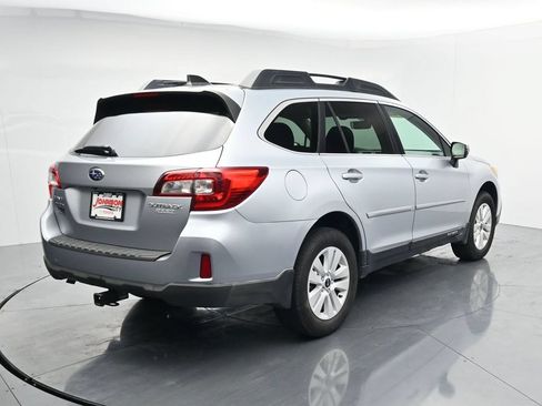 Used 2017 Subaru Outback 2.5i Premium AWD/4WD image 7