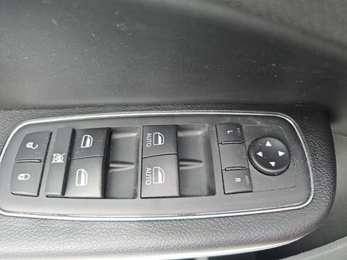 Used 2021 Chrysler 300 S w/ S Model Appearance Package RWD image 27